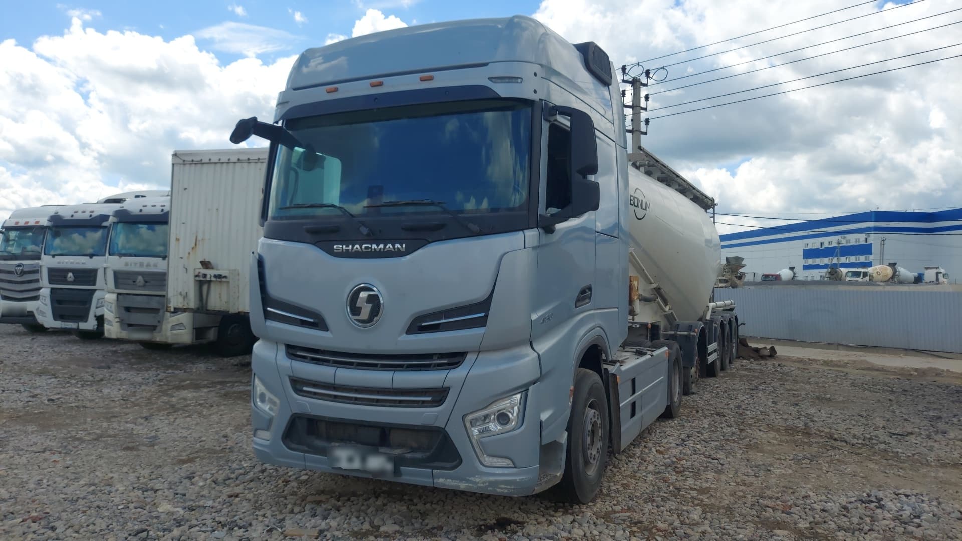 Shacman (Shaanxi) SX* 4x2 Седельный тягач - 1