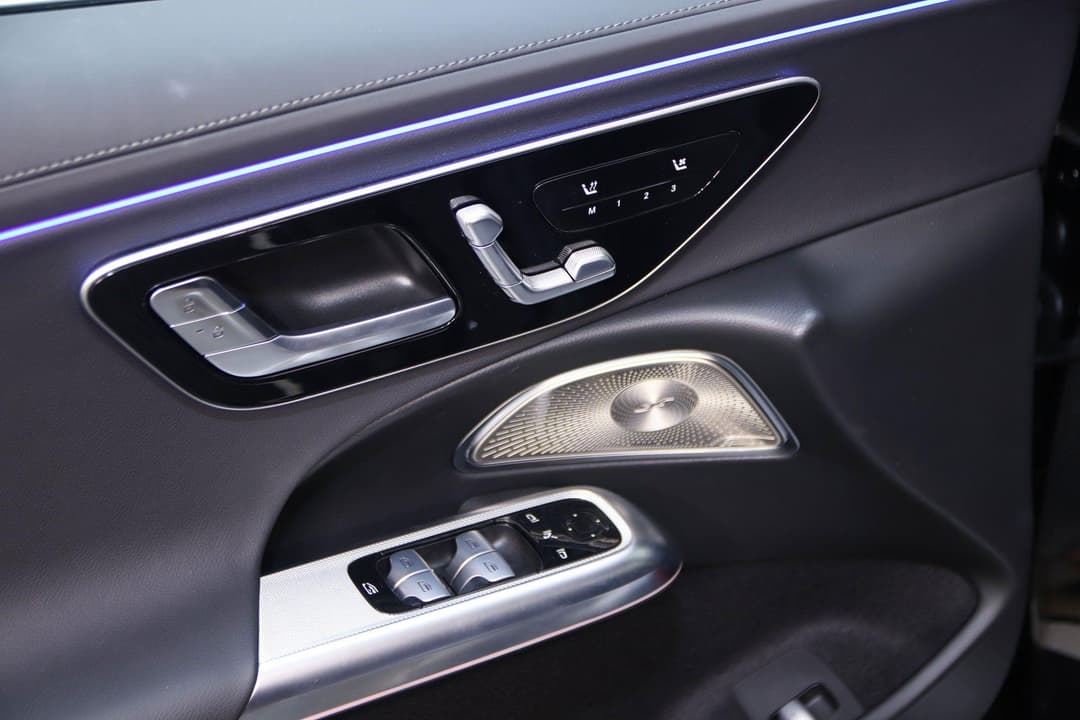 Mercedes-Benz E седан 300 полный привод АМГ Лайн (AMG Line) в лизинг - 20