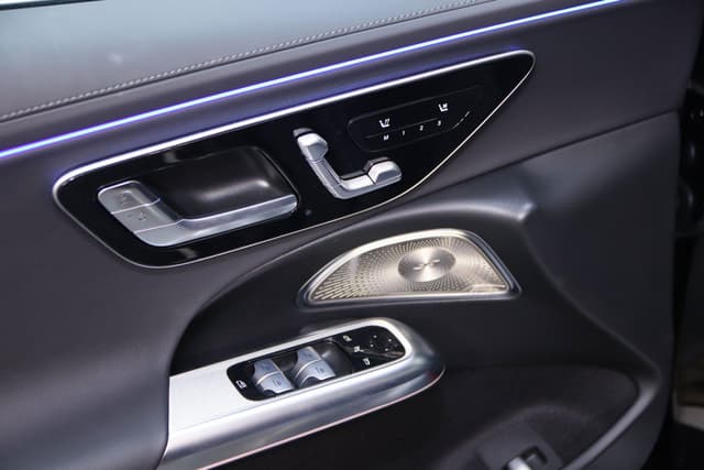 Mercedes-Benz E седан 300 полный привод АМГ Лайн (AMG Line) в лизинг - 20