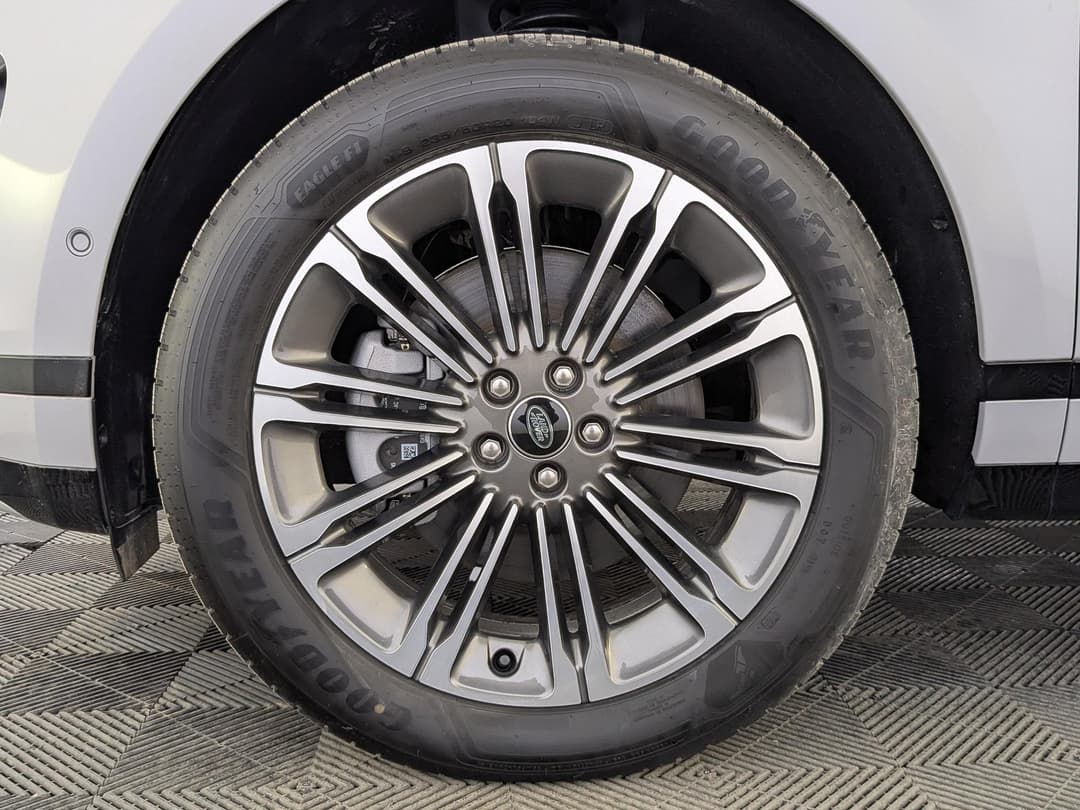 Land Rover Range Rover Evoque L 2.0 249PS MHEV Flowing Light Elegant в лизинг - 8