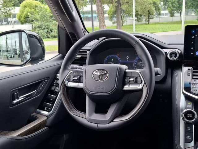 Toyota Land Cruiser 300 Люкс 7 мест 3.5 АТ в лизинг - 25