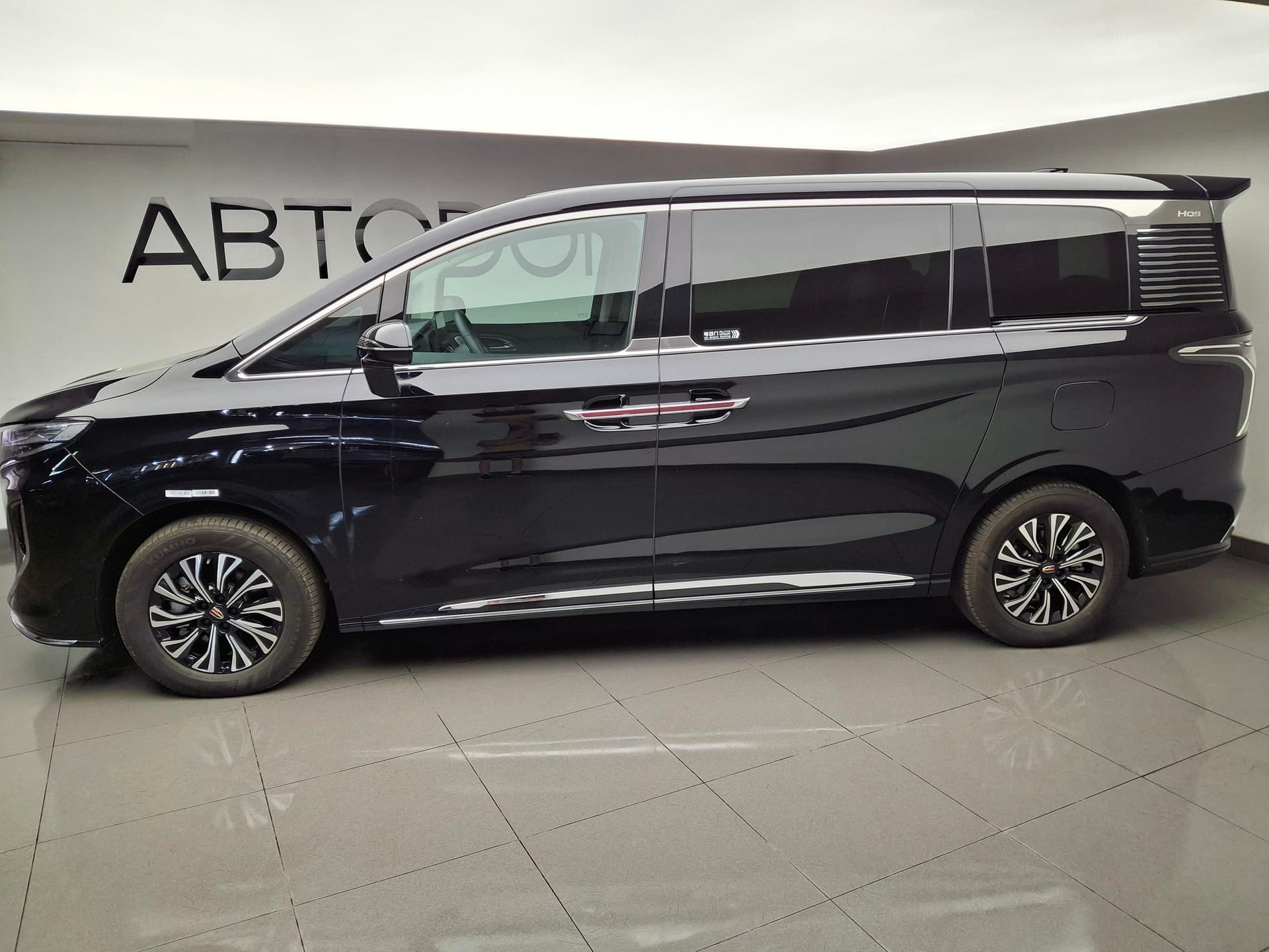 Hongqi HQ9 2.0T Executive в лизинг - 3