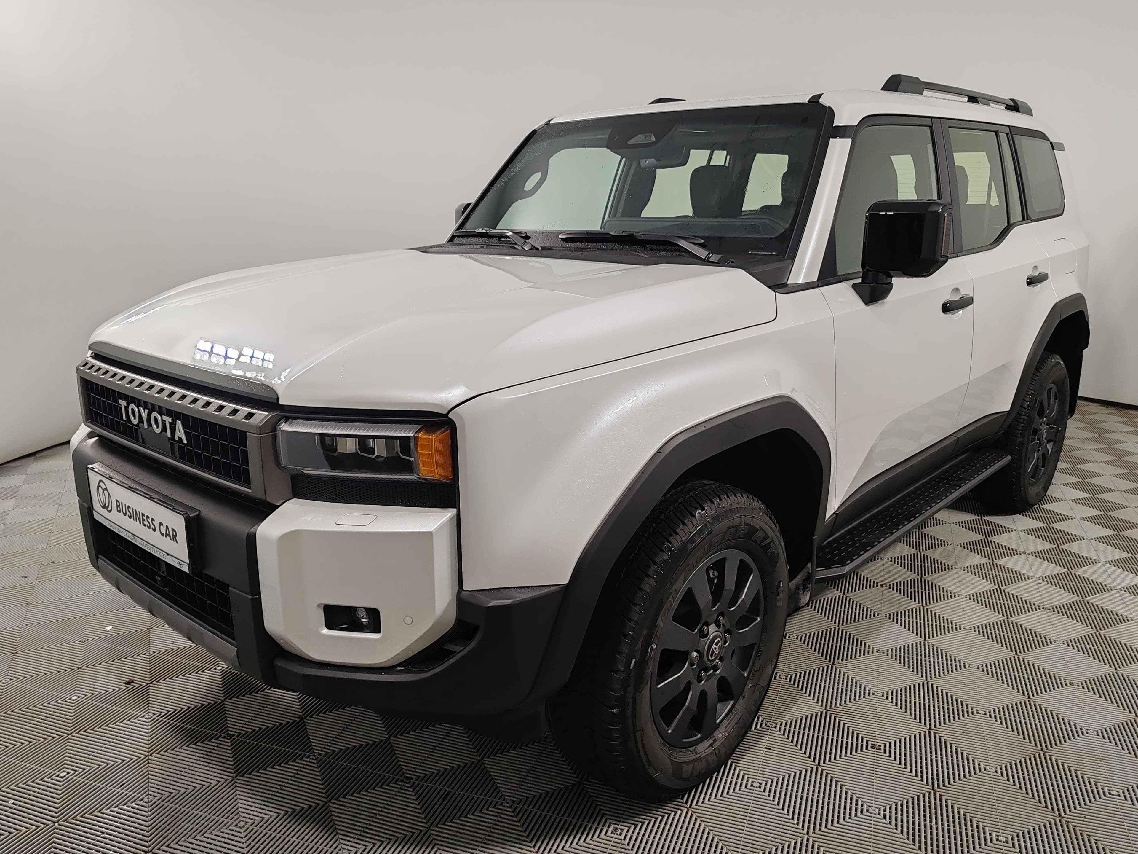 Toyota Land Cruiser Prado - 2