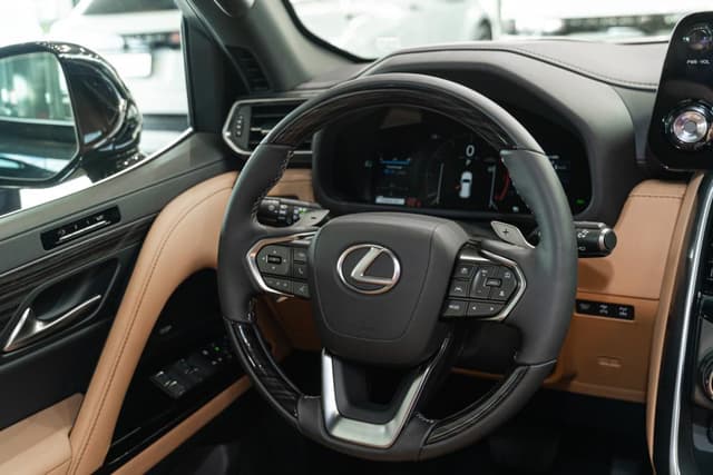 Lexus LX 600 Urban PTL в лизинг - 13