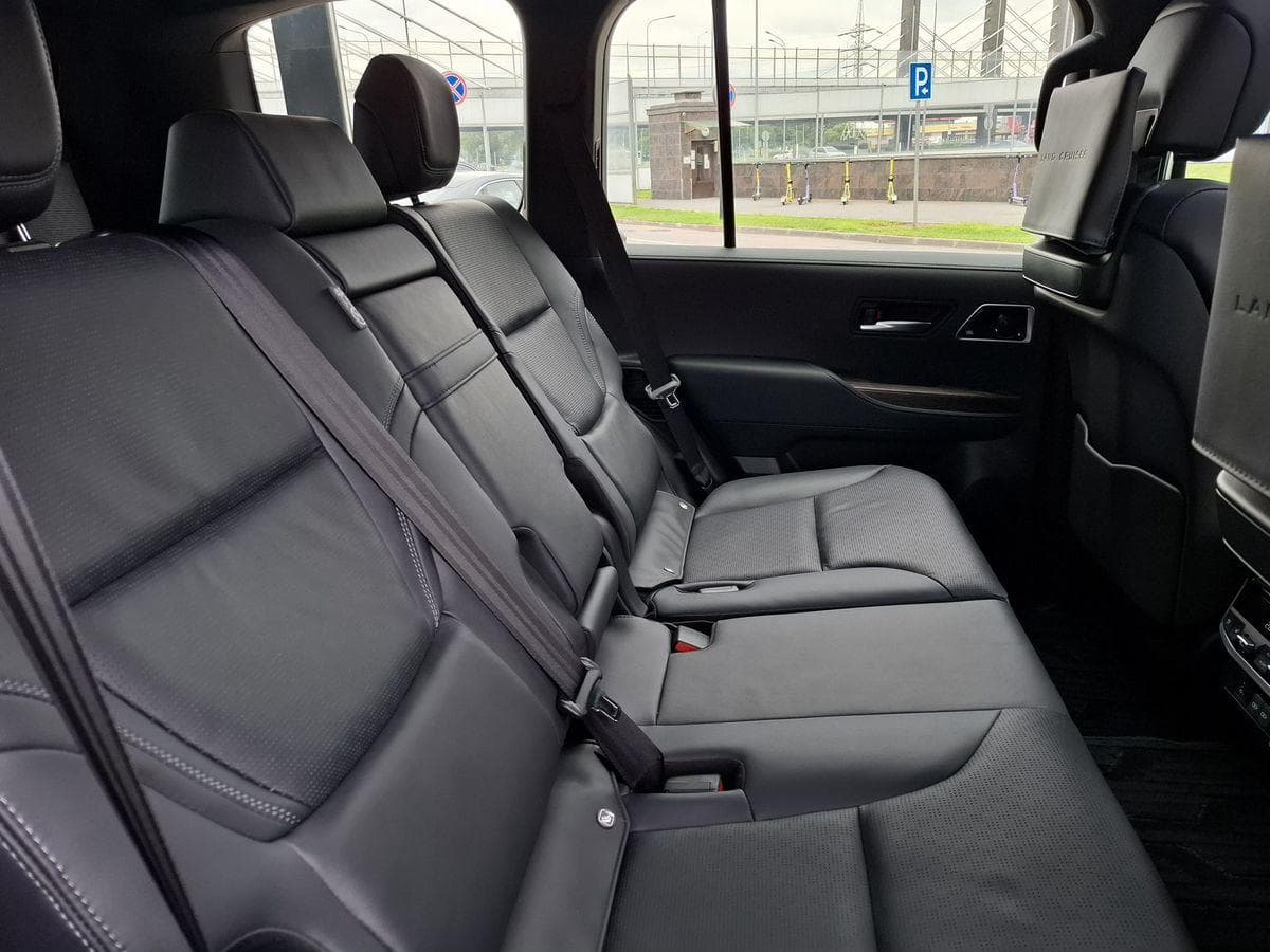 Toyota Land Cruiser 300 Люкс 7 мест 3.5 АТ в лизинг - 15