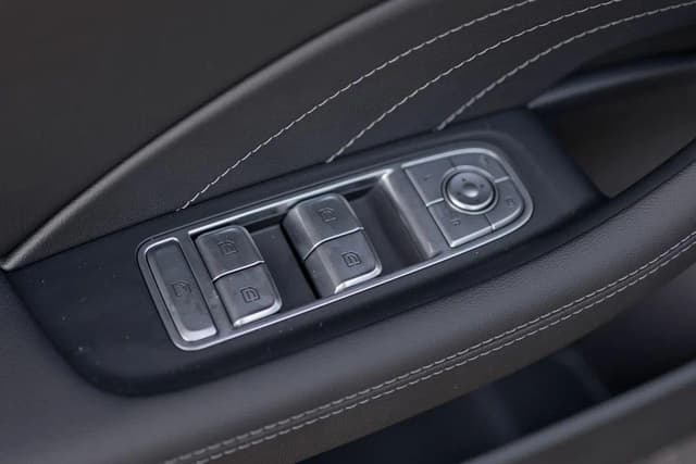 Hongqi H5 Black Edition 2.0Т в лизинг - 10