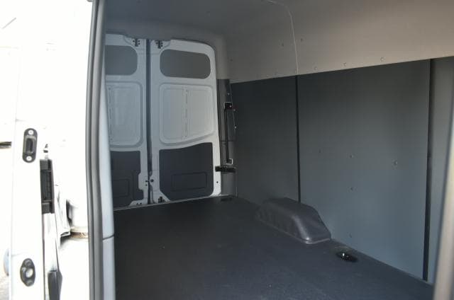 Sollers Atlant VAN L3H2 3.5T 2.7D 6MT RWD SRW в лизинг - 8