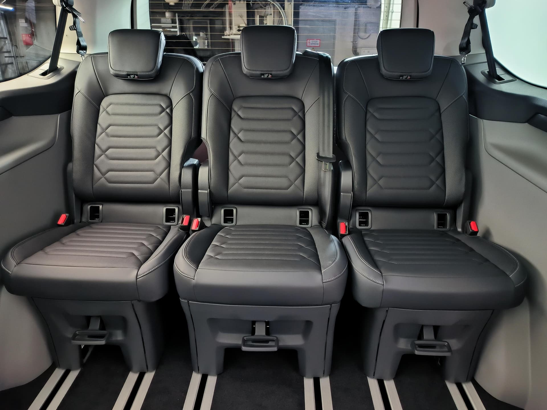 Ford Tourneo Custom Титаниум 320 длинная база 2.0 дизель 170 л.с. АТ полный привод в лизинг - 9
