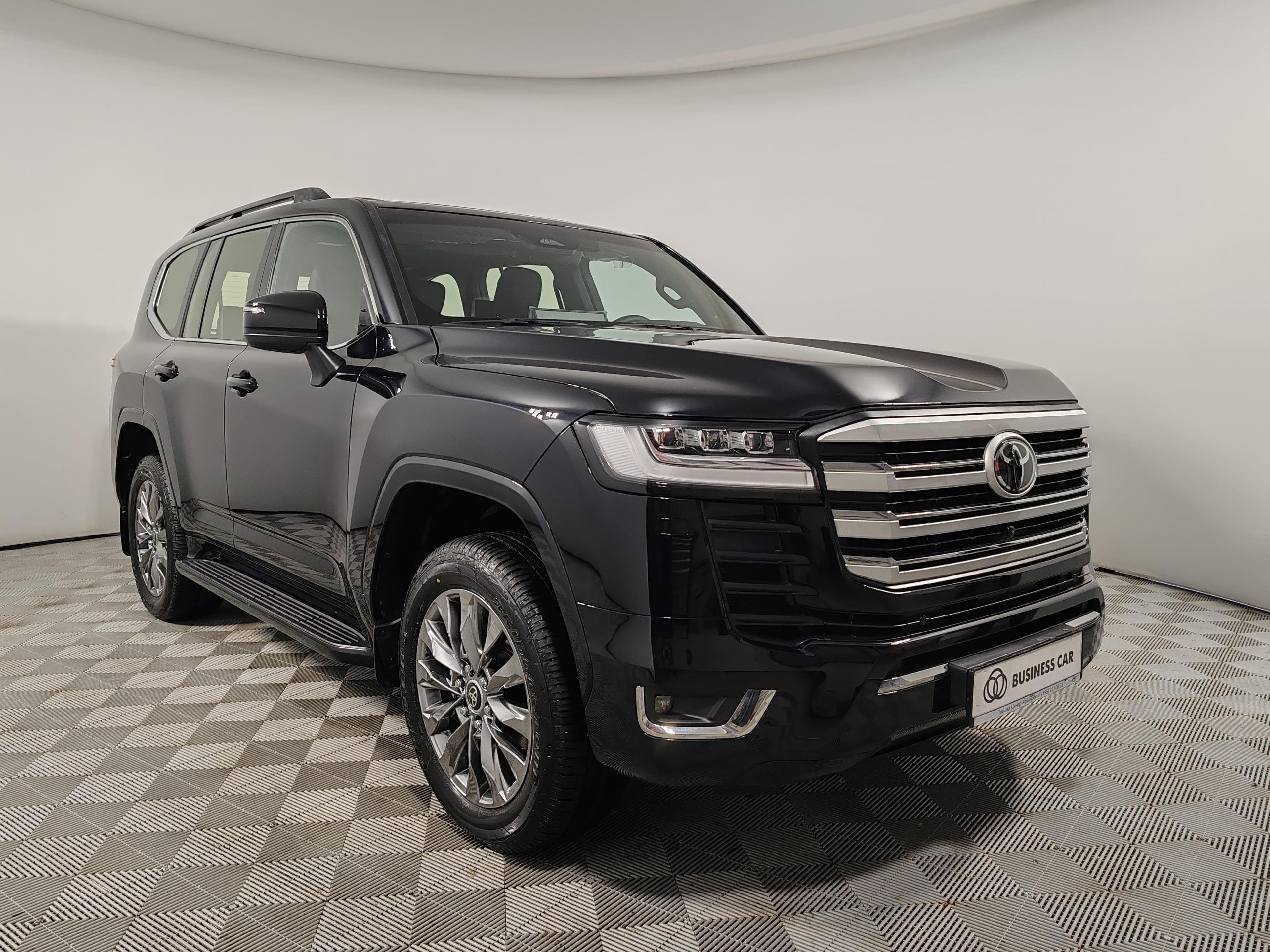 Toyota Land Cruiser 300 - 4