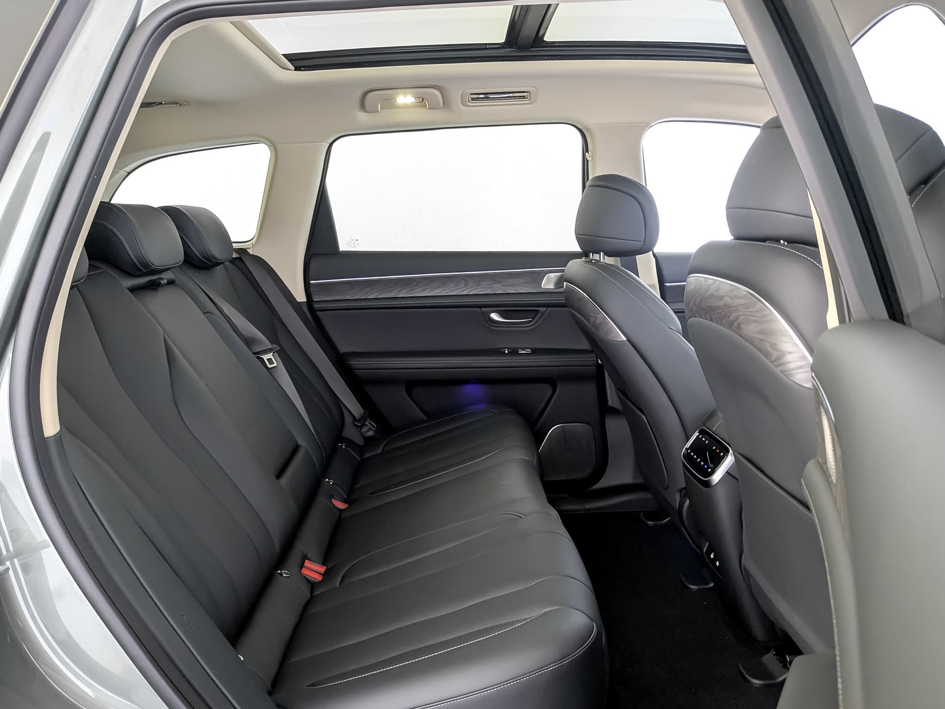 Seres M7 Pro 1.5hyb AT 4WD в лизинг - 13