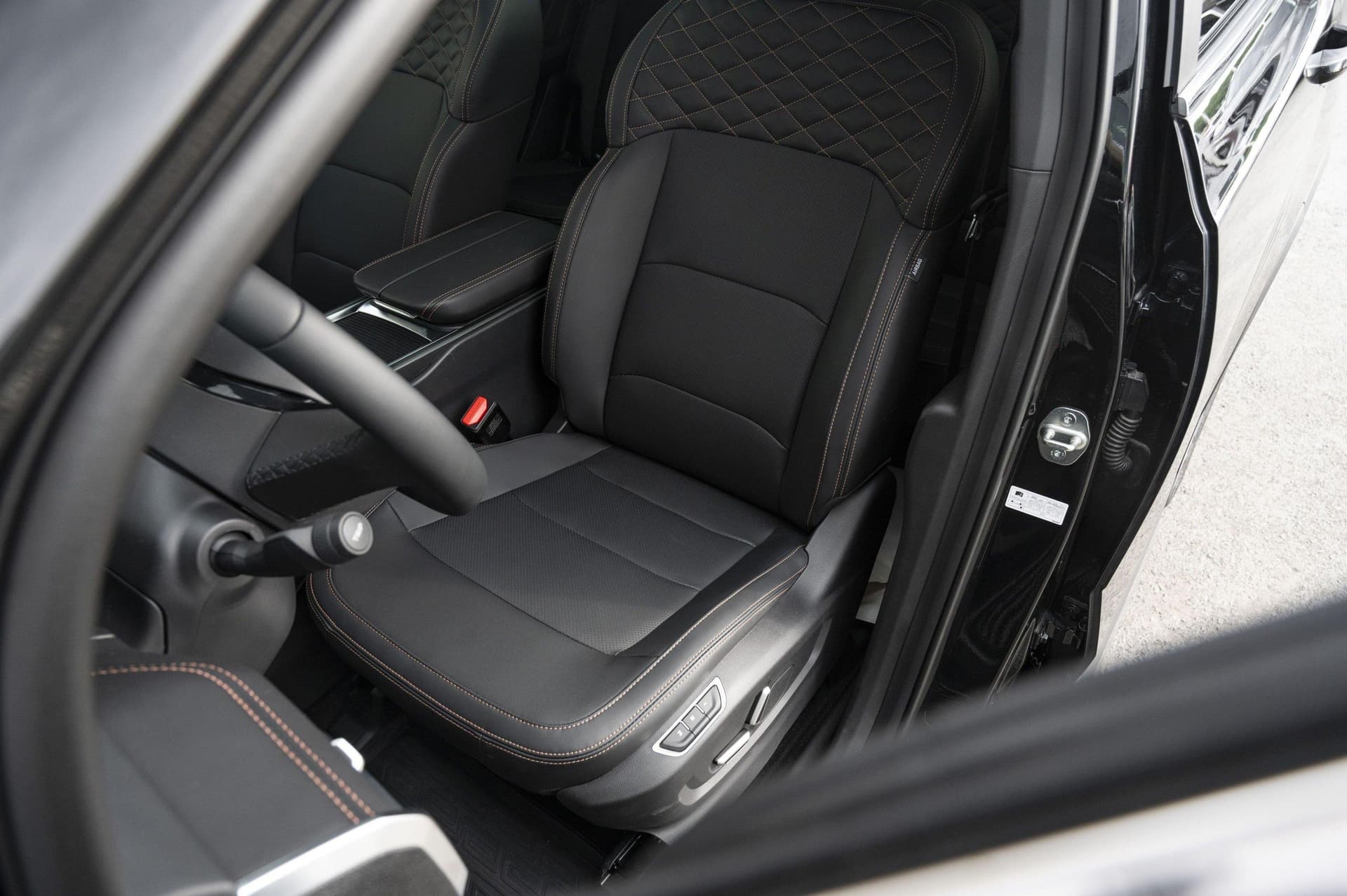 Geely Okavango Flagship 2.0T 7DCT 2WD в лизинг - 28