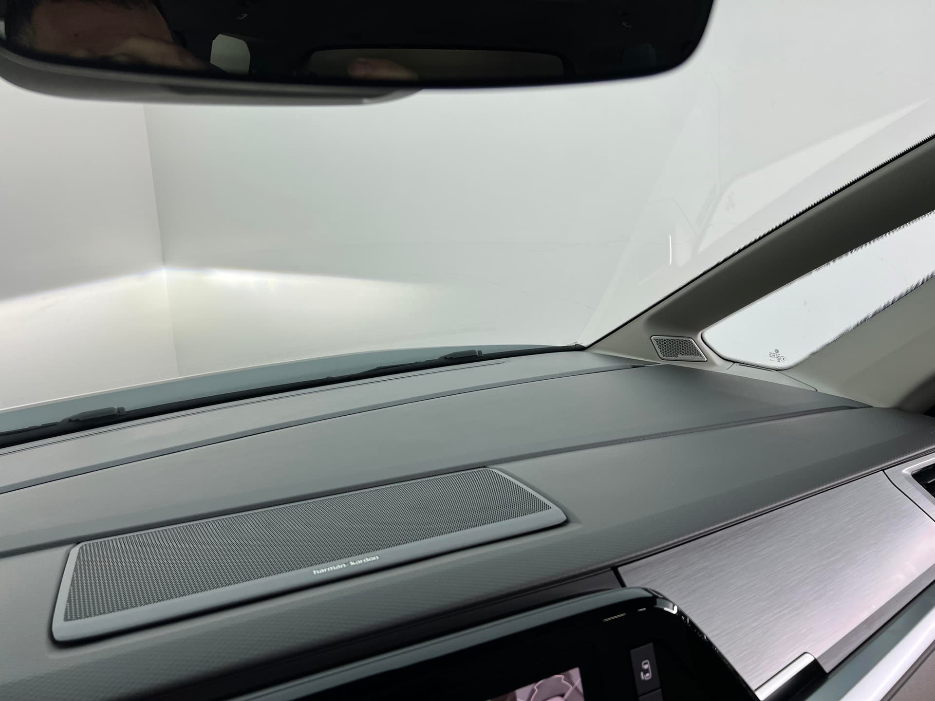 Volkswagen Multivan Лайф 2.0 дизель 150 л.с. АТ длинный (Life) в лизинг - 20
