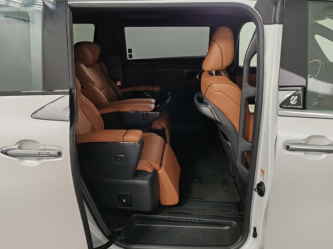 Toyota Alphard 2.5 HEV CVT в лизинг - 24