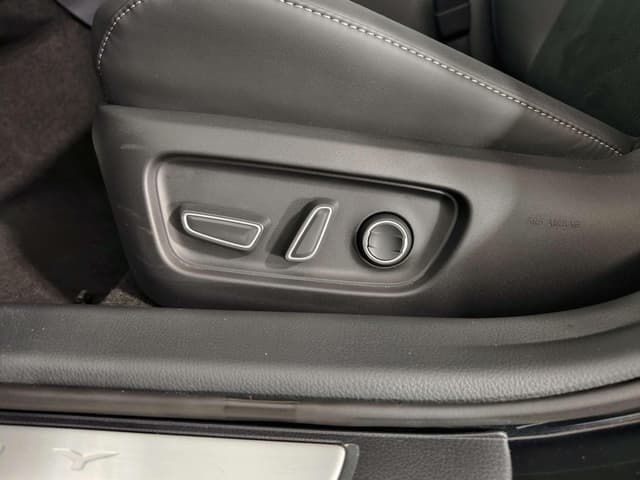 Toyota Camry 2.0HXS Sports Plus Edition в лизинг - 18