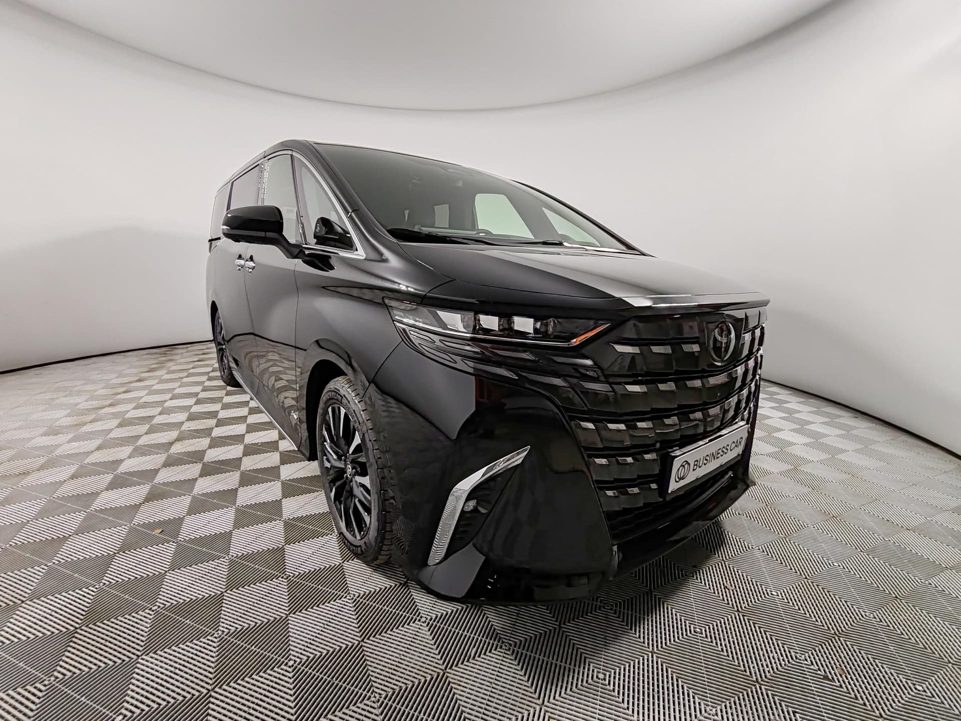 Toyota Alphard 2.5 HEV CVT в лизинг - 4