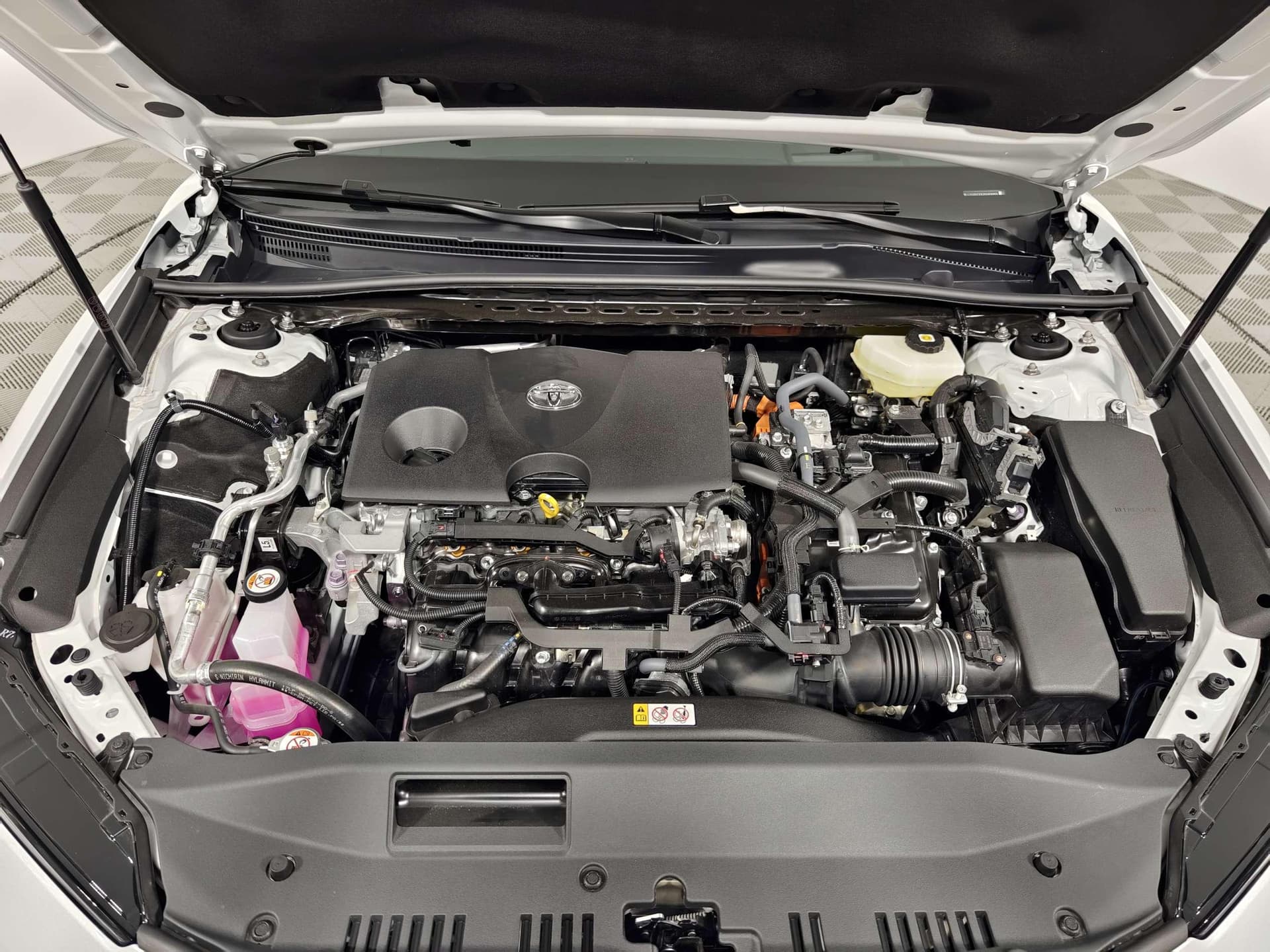 Toyota Camry 2.0HXS Sports Plus Edition в лизинг - 28