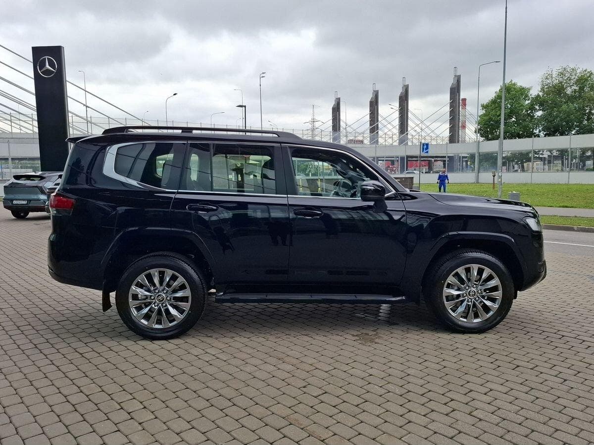 Toyota Land Cruiser 300 Люкс 7 мест 3.5 АТ в лизинг - 8