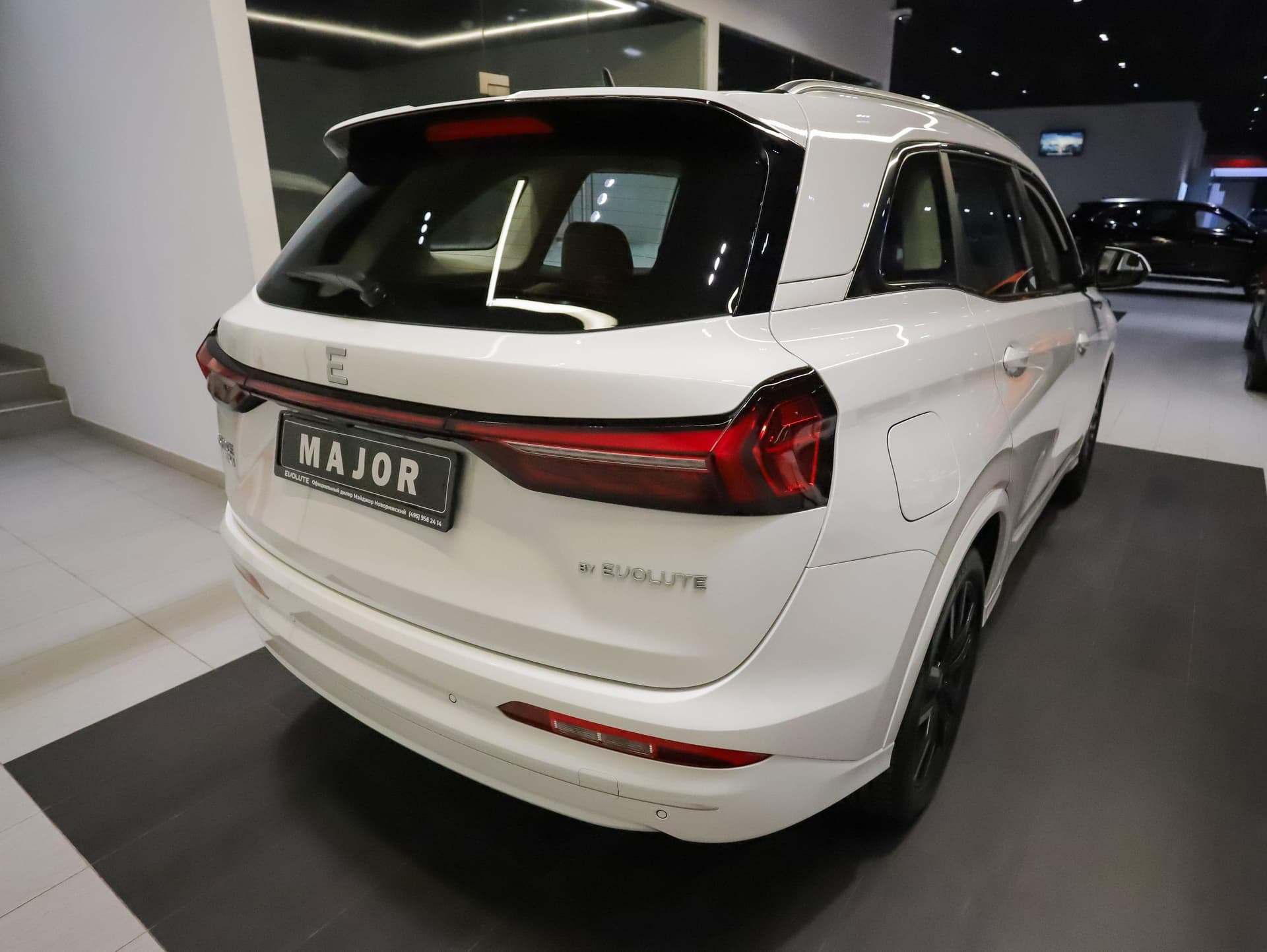 Evolute i-SPACE Base 5-местная (270 кВт) 4WD в лизинг - 4