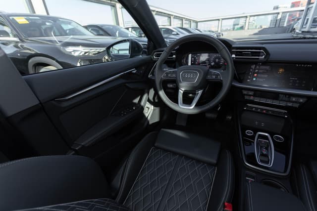 Audi A3 Sedan L Flying Spur Premium Edition 35 TFSI tiptronic в лизинг - 15