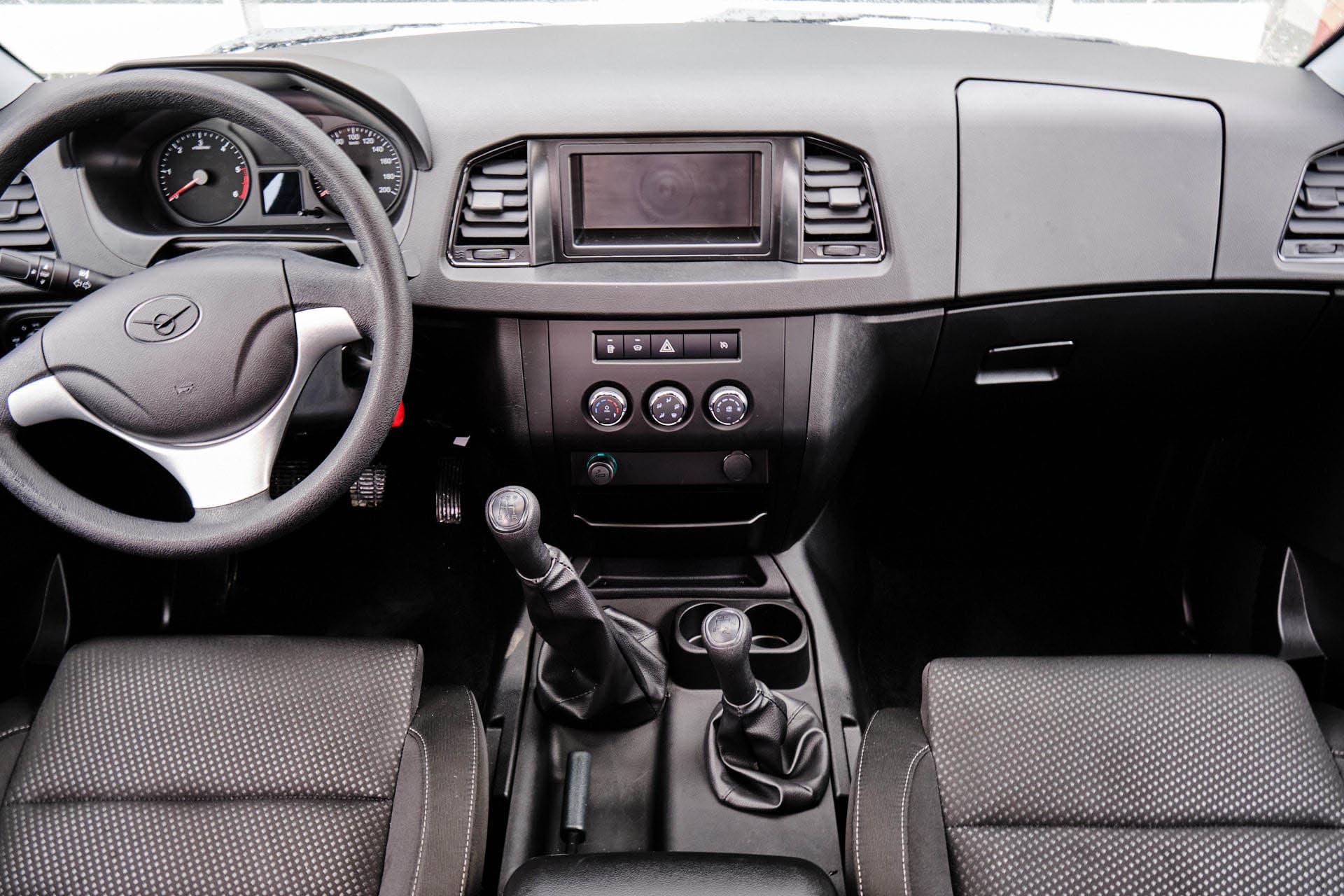 UAZ Profi двухрядная кабина Двойная кабина с бортом Base 4х4 2.7 5MT в лизинг - 13