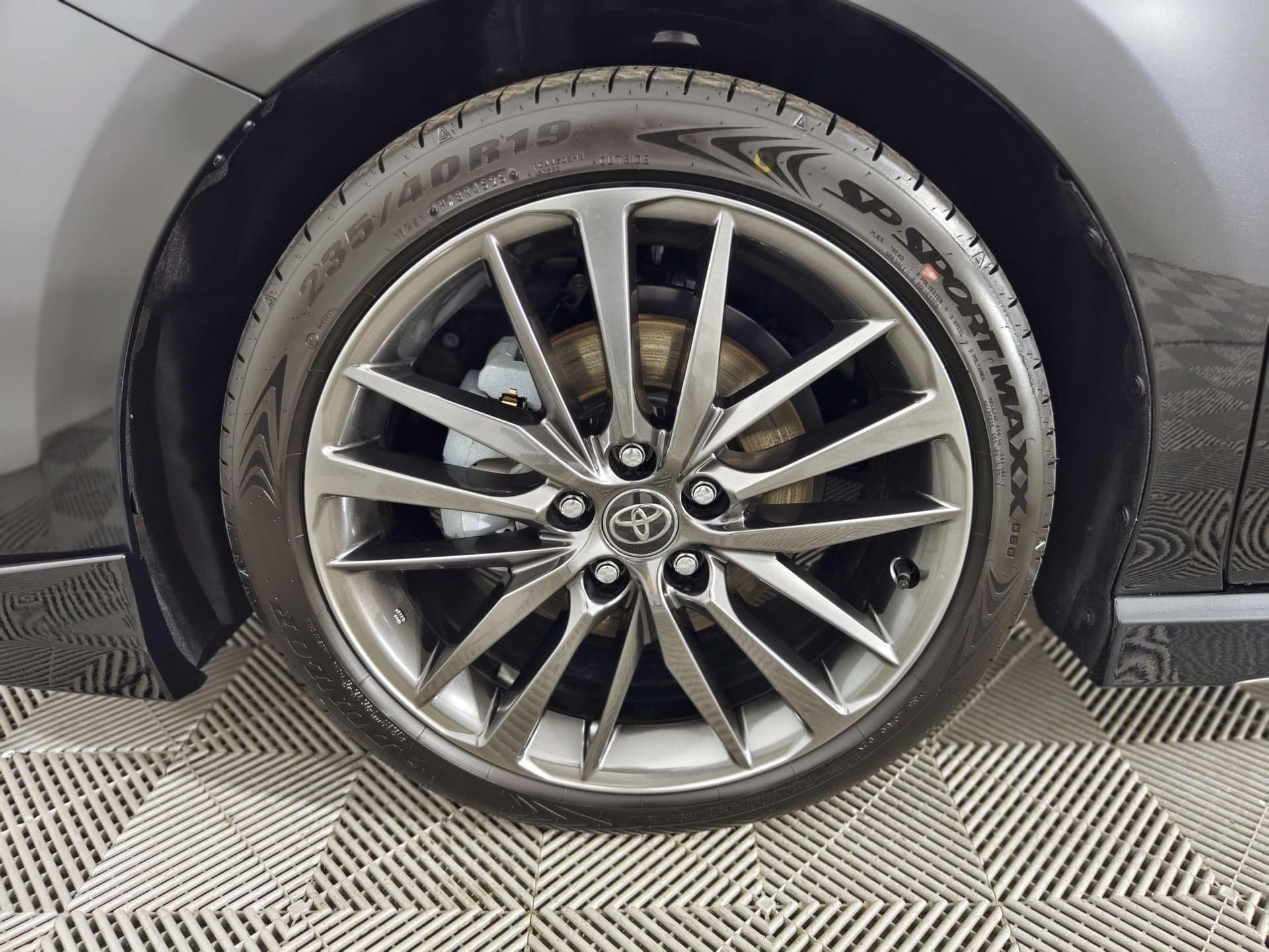 Toyota Camry 2.0HXS Sports Plus Edition в лизинг - 28