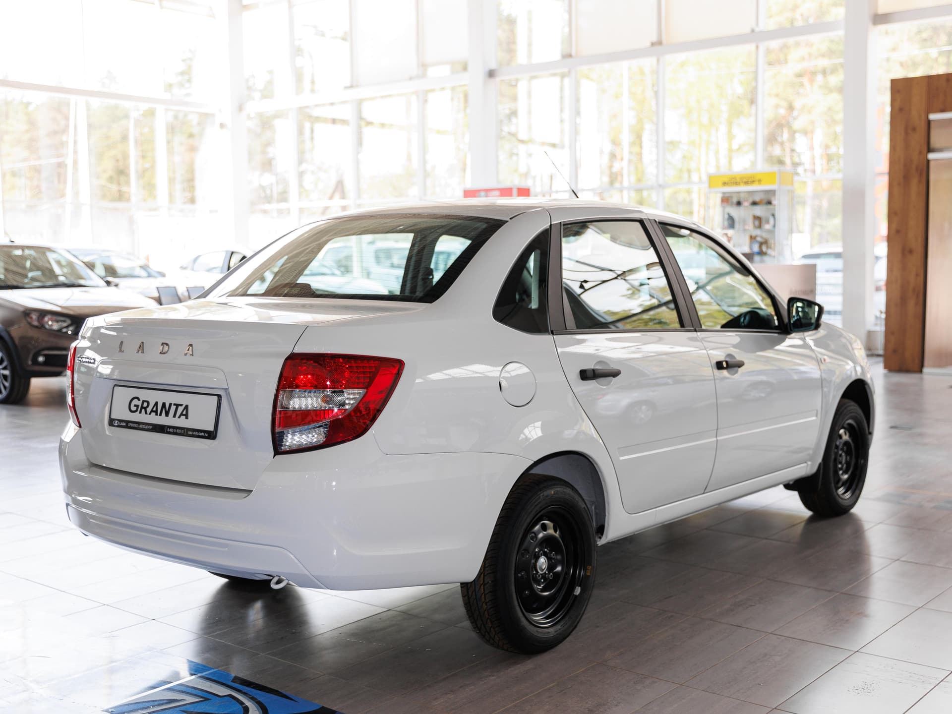 Lada Granta седан Standard Plus 1.6 90hp 5MT в лизинг - 7