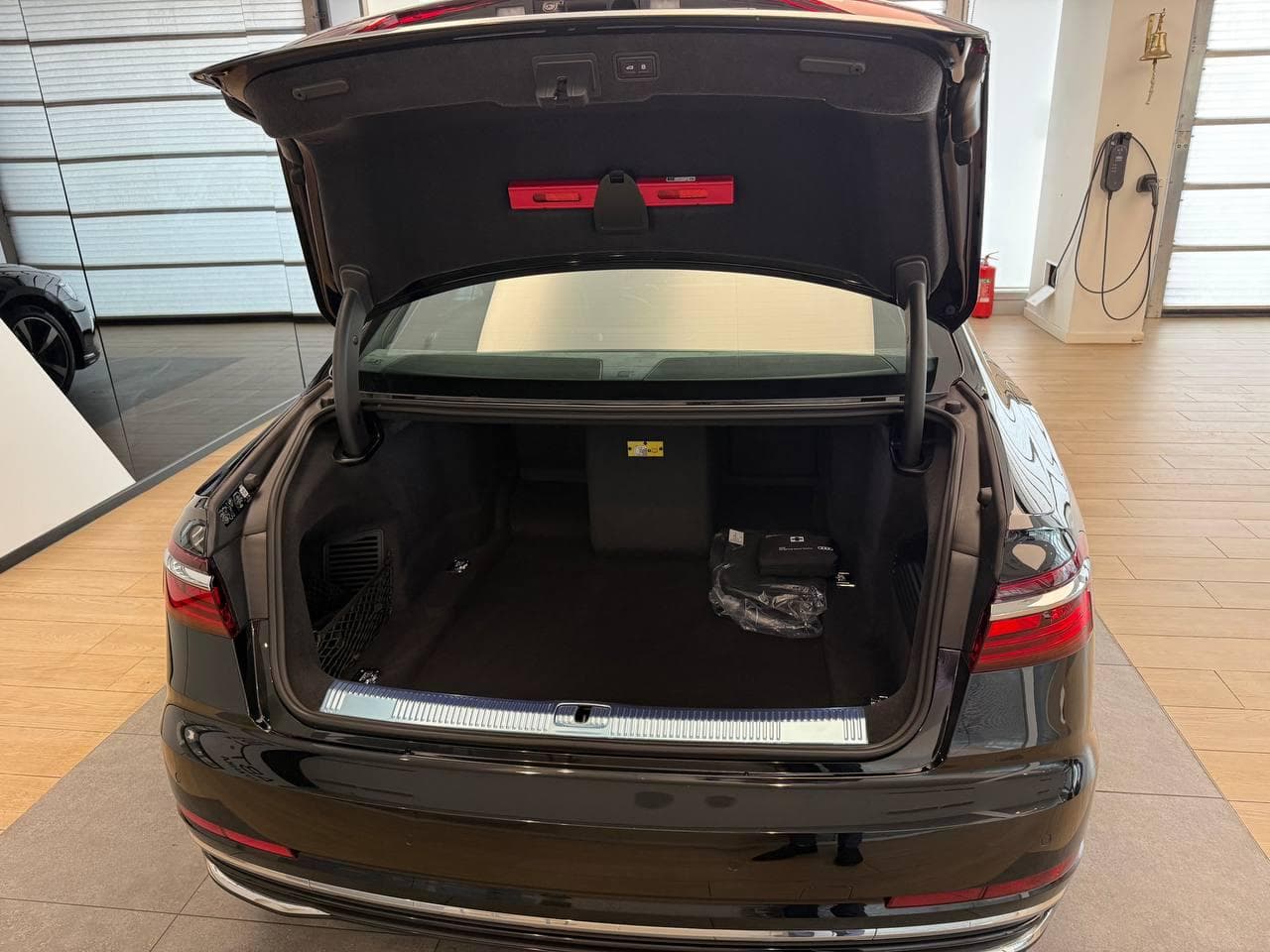 Audi A8 L 55 TFSI quattro tiptronic в лизинг - 15