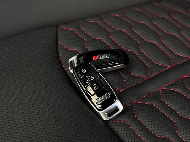 Audi RS Q8 quattro в лизинг - 31