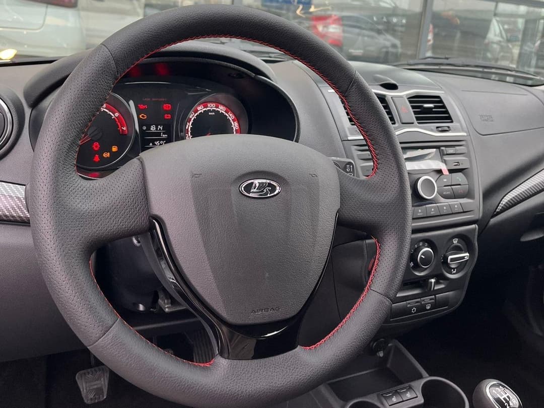 Lada Granta Sportline лифтбек Comfort 1.6 106hp 5MT в лизинг - 9