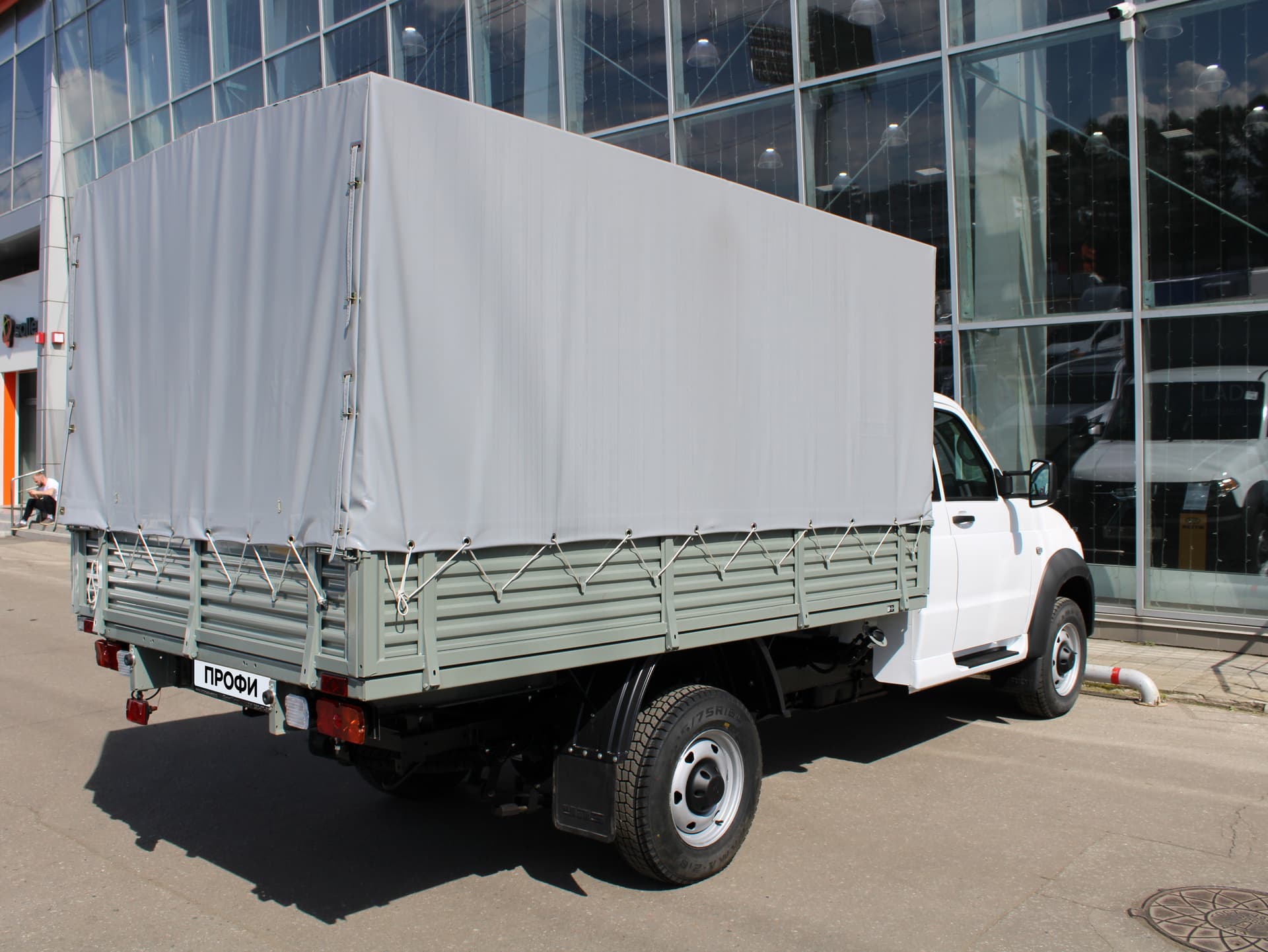 UAZ Profi Бортовой автомобиль с платформой 2060 Base 4х4 2.7 5MT в лизинг - 8