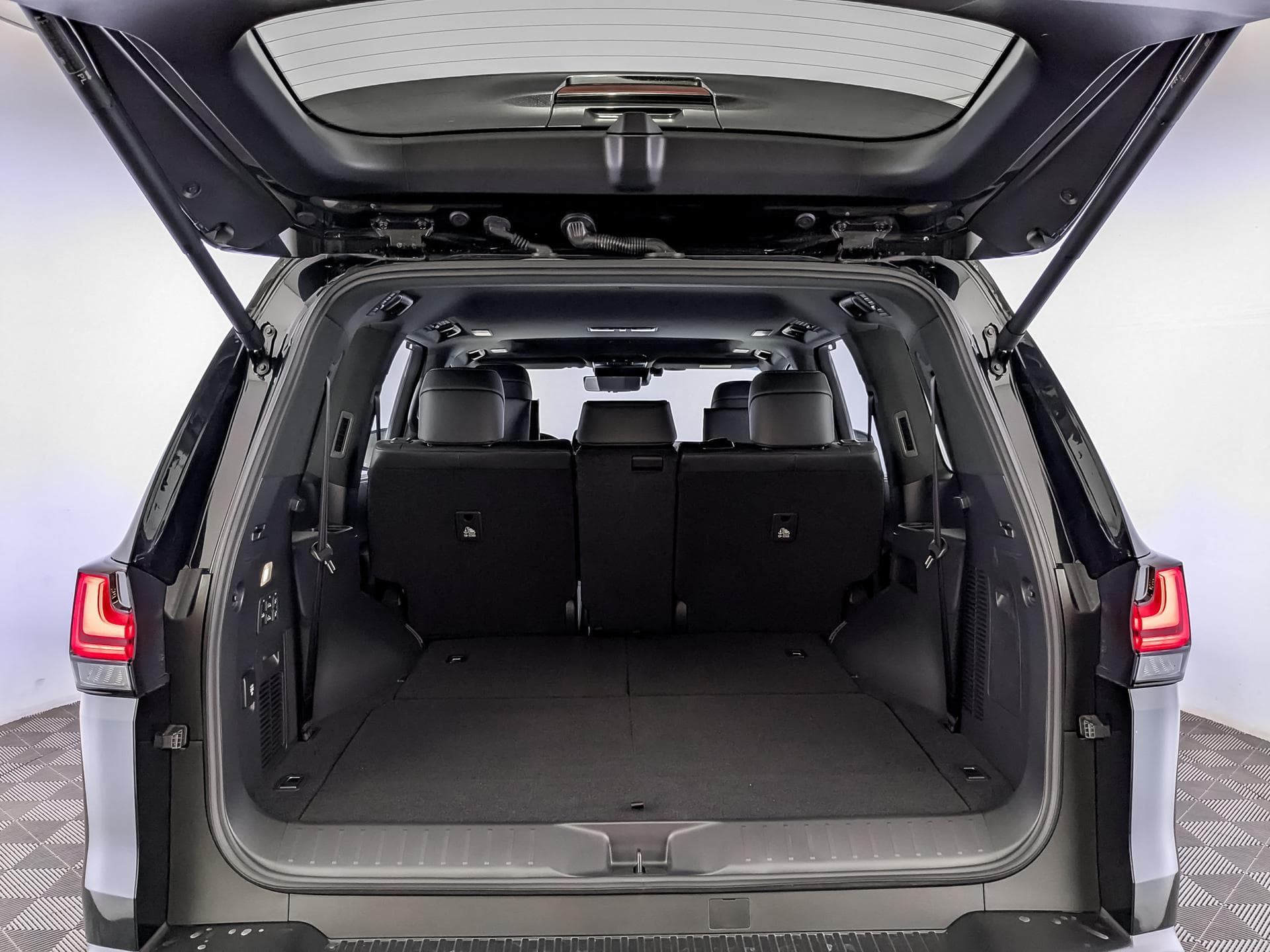 Lexus LX 600 Urban PTL в лизинг - 9