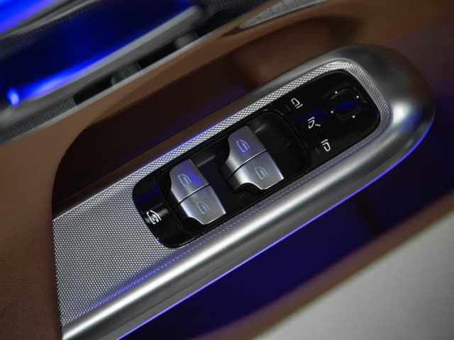 Mercedes-Benz E седан 300 полный привод АМГ Лайн (AMG Line) в лизинг - 12
