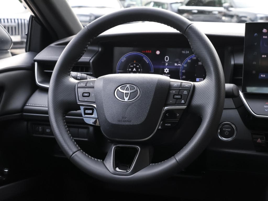 Toyota Camry 2.0S Sports Edition в лизинг - 35