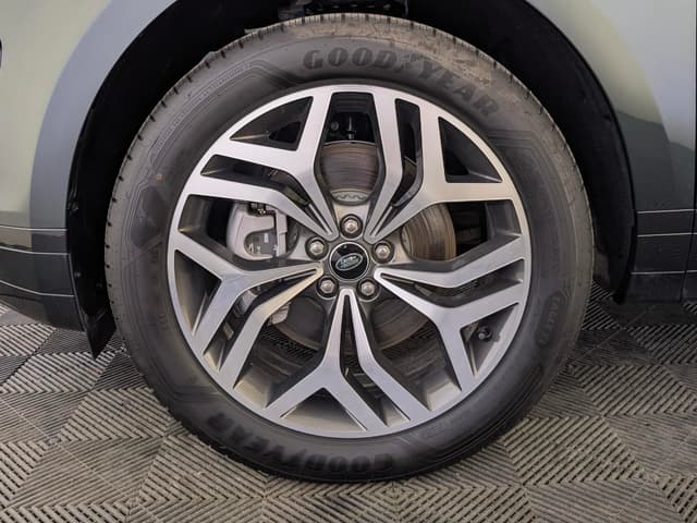 Land Rover Range Rover Evoque L 2.0 249PS MHEV Flowing Light Elegant в лизинг - 8