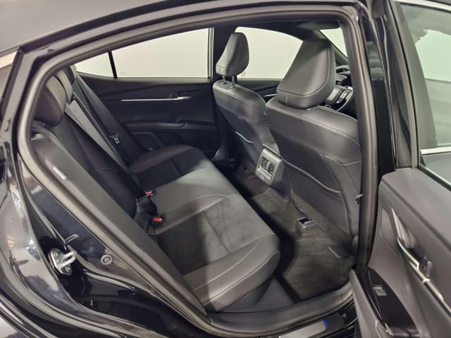 Toyota Camry 2.0HXS Sports Plus Edition в лизинг - 24
