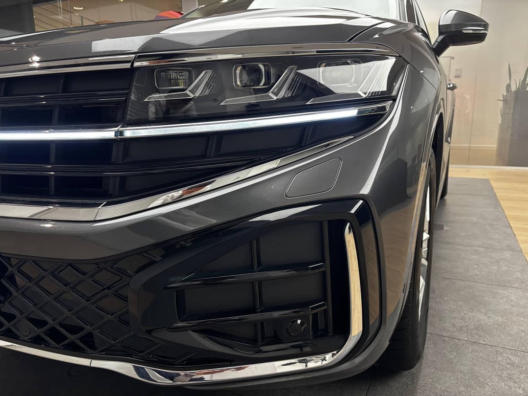 Volkswagen Touareg R-Line 2.0 TFSI 265hp 8AT в лизинг - 17