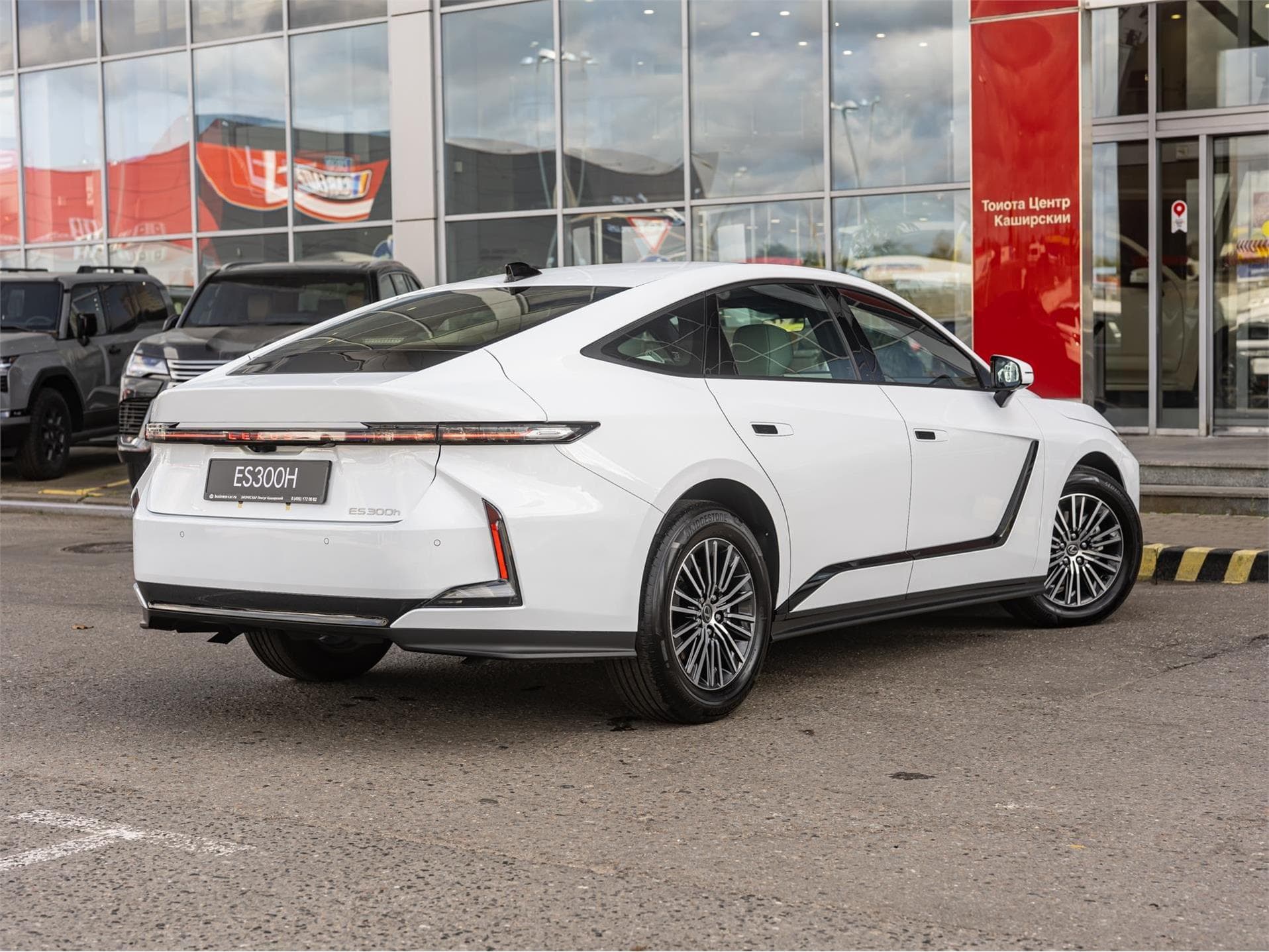 Lexus ES 300h 2.0 гибрид вариатор в лизинг - 9