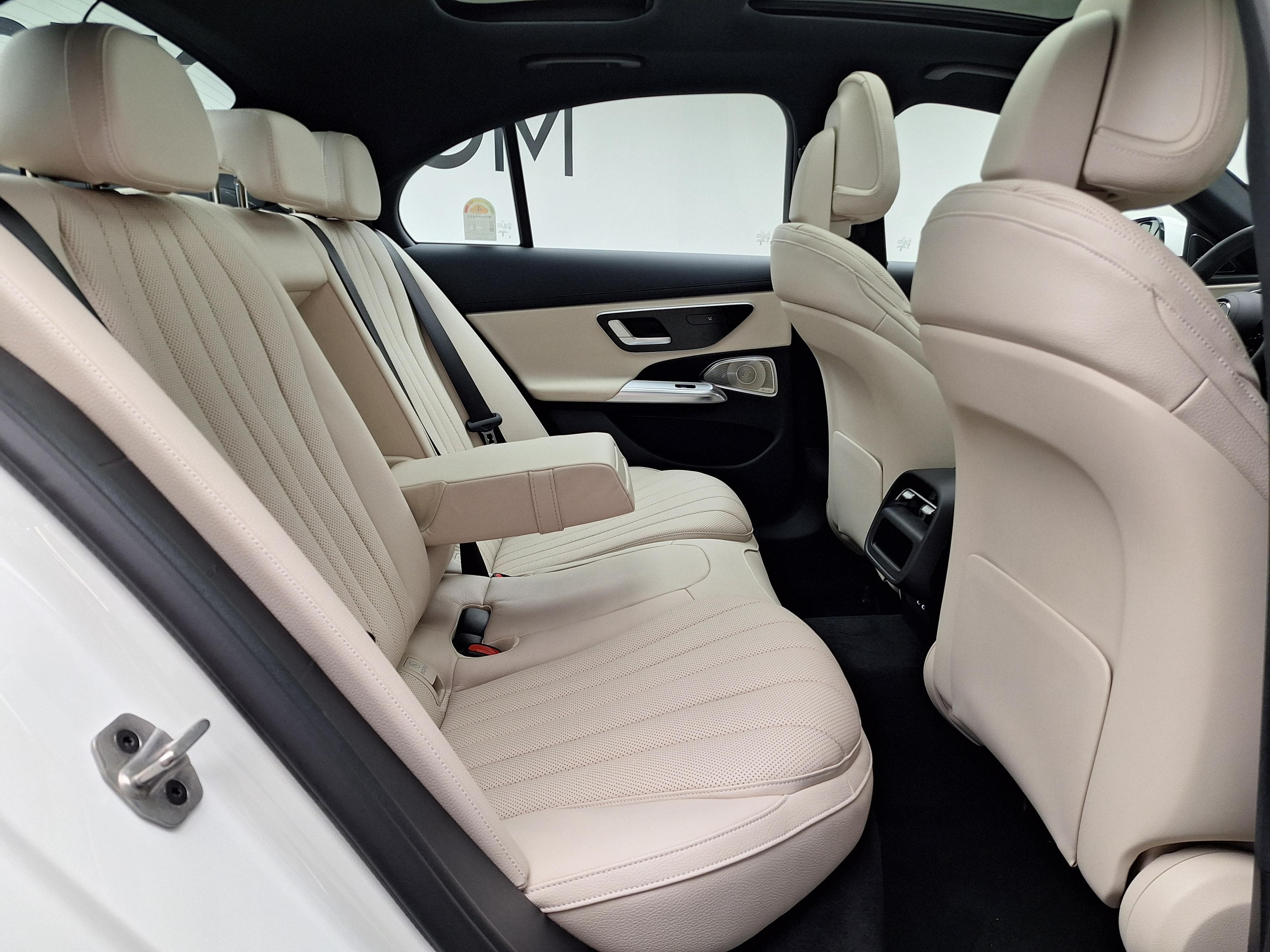 Mercedes-Benz E седан - 5