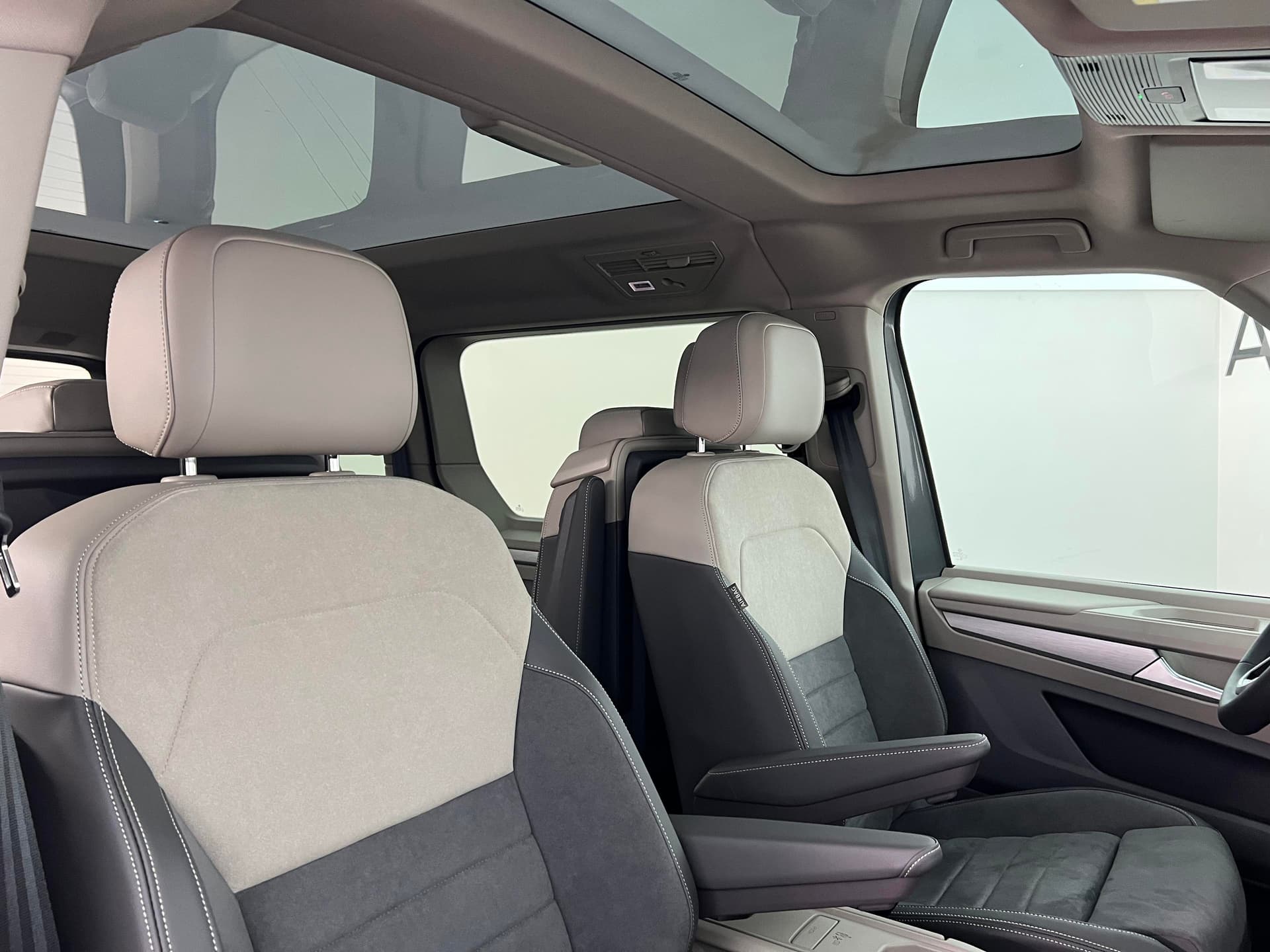 Volkswagen Multivan Лайф 2.0 дизель 150 л.с. АТ длинный (Life) в лизинг - 11