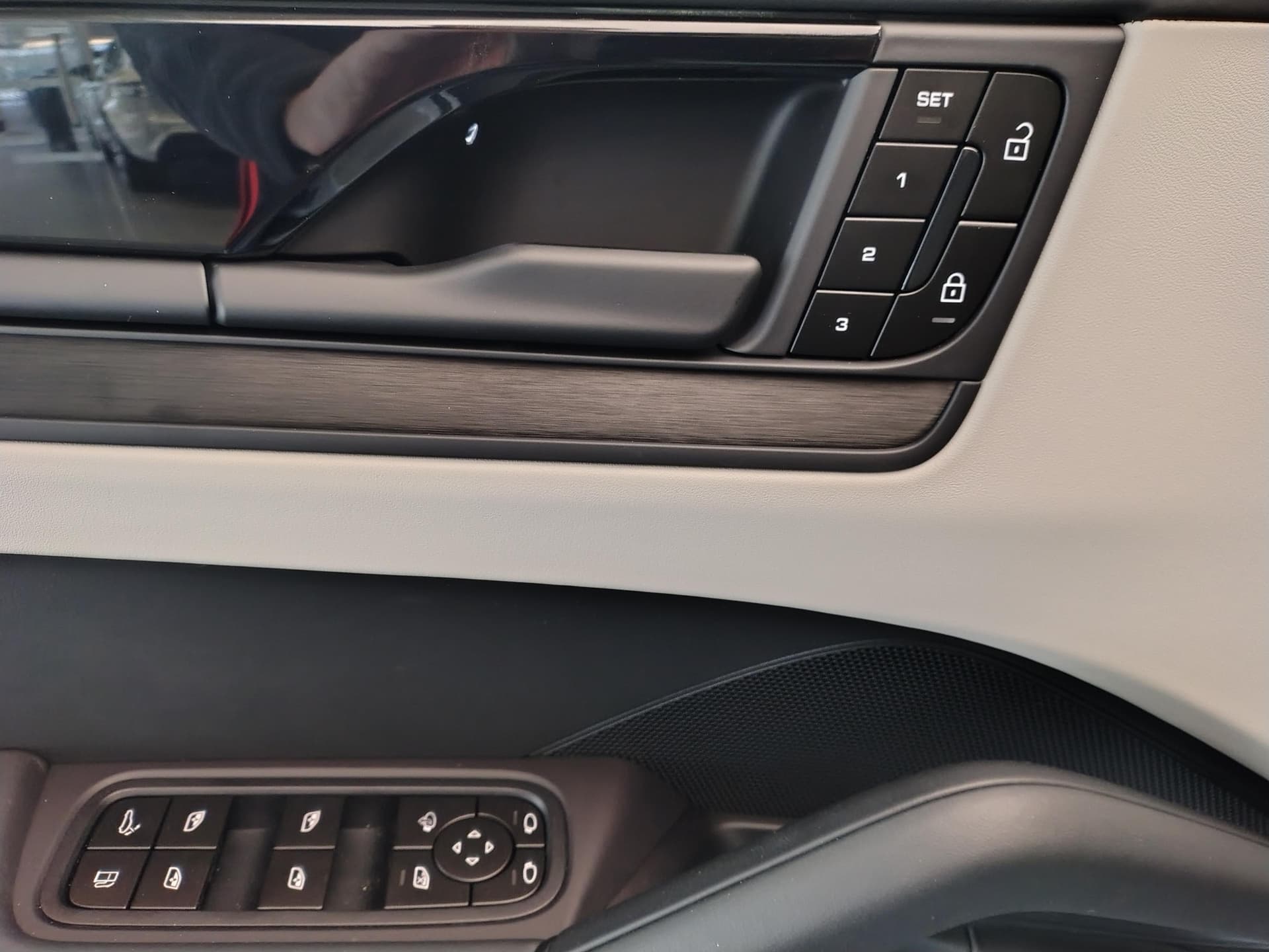 Porsche Cayenne E-Hybrid Black Edition в лизинг - 16