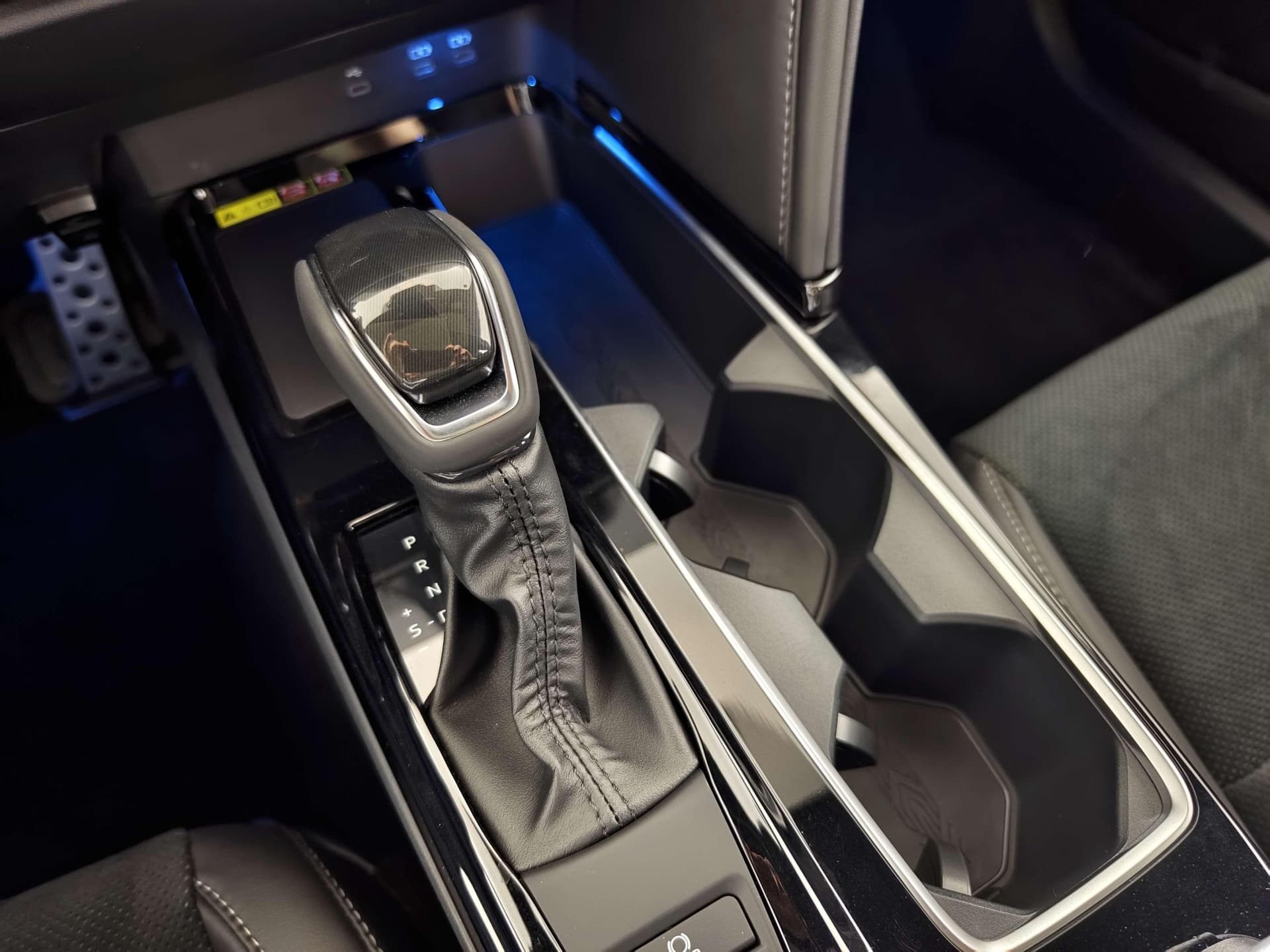 Toyota Camry 2.0HXS Sports Plus Edition в лизинг - 17