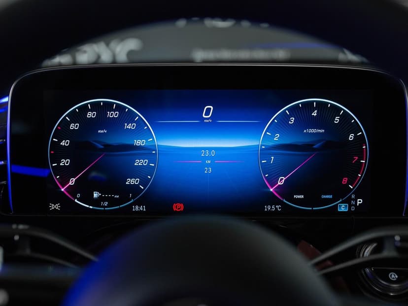 Mercedes-Benz E седан 300 полный привод АМГ Лайн (AMG Line) в лизинг - 17