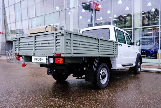UAZ Profi двухрядная кабина Двойная кабина с бортом Base 4х4 2.7 5MT в лизинг - 8