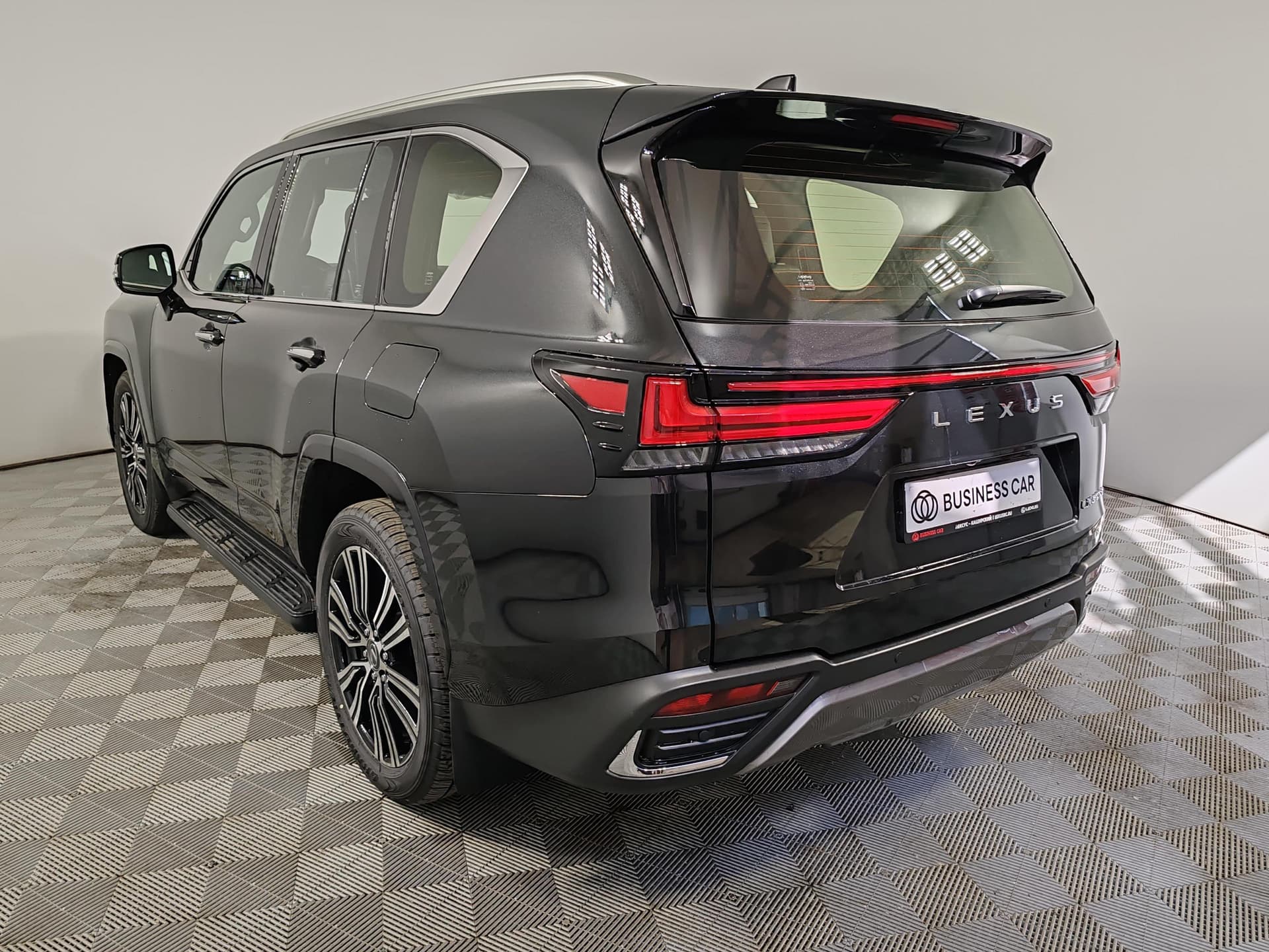 Lexus LX 500d Urban DSL в лизинг - 8
