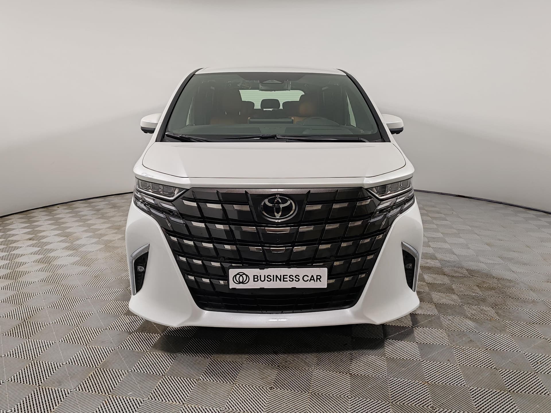 Toyota Alphard 2.5 HEV CVT в лизинг - 3