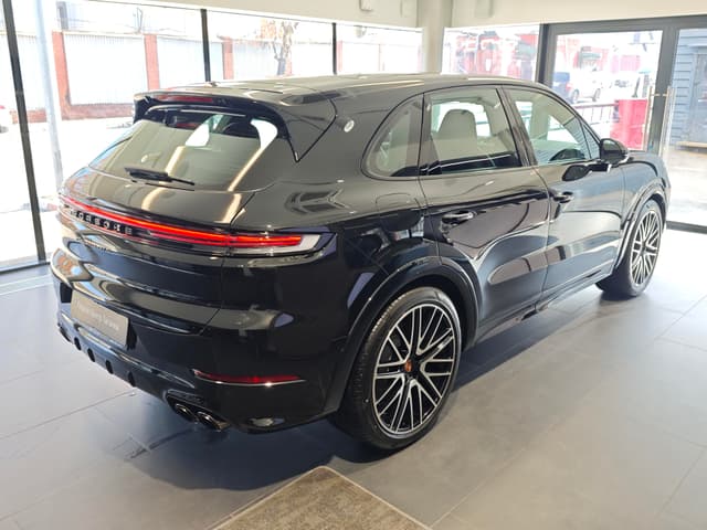 Porsche Cayenne - 5