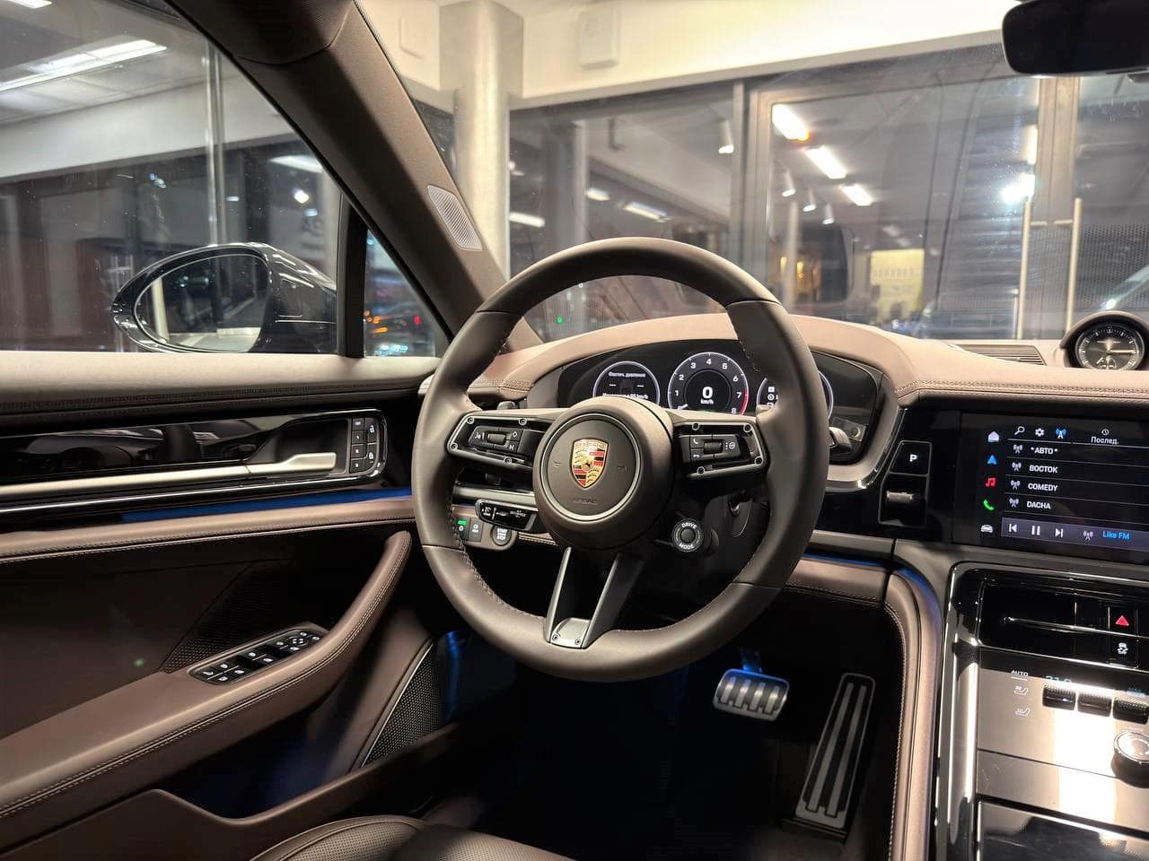 Porsche Panamera 4 E-Hybrid Executive в лизинг - 25