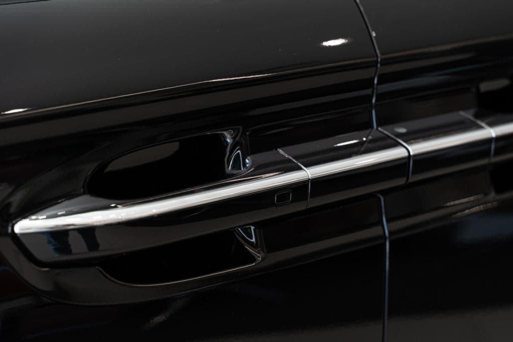 Voyah Dream PHEV Long Range (последовательный гибрид) в лизинг - 37