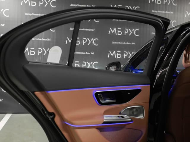 Mercedes-Benz E седан 300 полный привод АМГ Лайн (AMG Line) в лизинг - 24