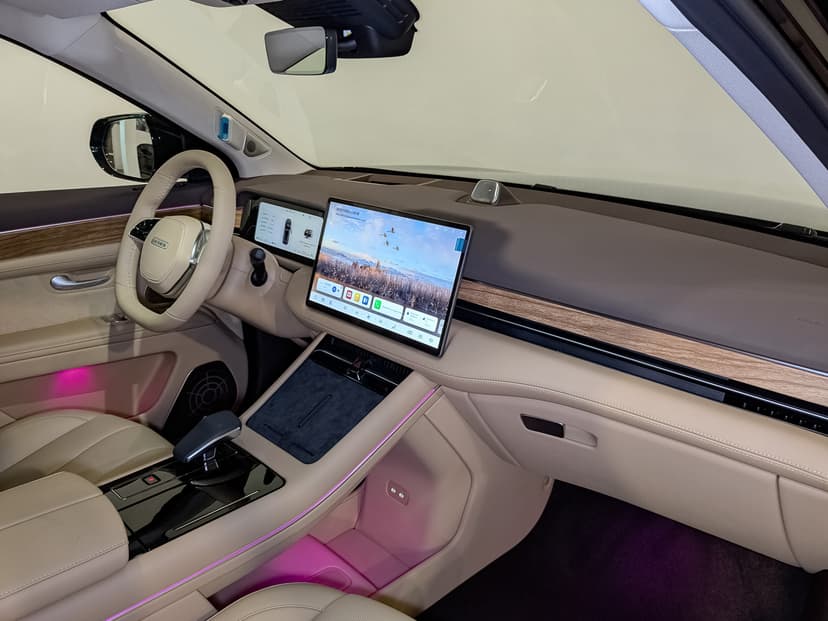 Seres M7 Pro 1.5hyb AT 4WD в лизинг - 10